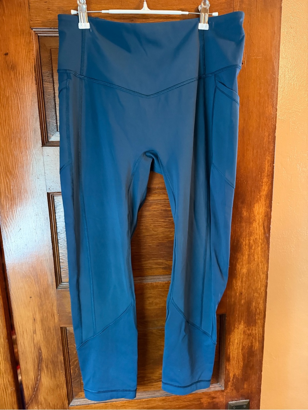 Lululemon cropped leggings- blue